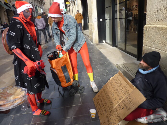 À Bordeaux, ces héros ordinaires qui aident des personnes à la rue