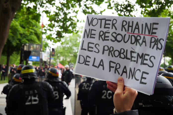 90 médias signent une tribune contre l’extrême droite