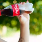 Coca-Cola et Schweppes : des microplastiques dans leurs sodas