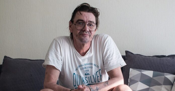 Contre l’isolement social, un infirmier photographie et tend le micro Contre l'isolement social, un infirmier photographie et tend le micro