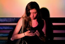 « TikTok est une vitrine du suicide adolescent » alerte une citoyenne "TikTok est une vitrine du suicide adolescent" alerte une citoyenne