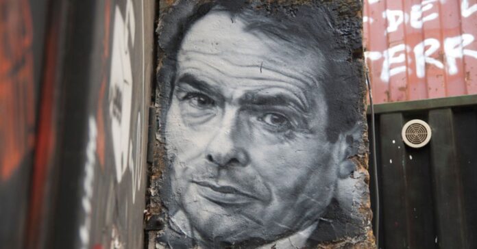 Bourdieu : « La domination passe aussi par les goûts » Bourdieu : "La domination passe aussi par les goûts"