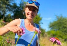 Caroline Porteau, de sage-femme à apicultrice bio De sage-femme à apicultrice bio : Caroline aime ses abeilles