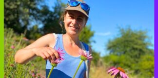 Caroline Porteau, de sage-femme à apicultrice bio De sage-femme à apicultrice bio : Caroline aime ses abeilles