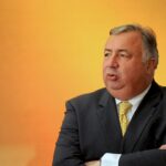 1085px-Gérard_Larcher_mai_2009