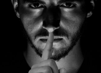 « Je me suis trompé » : confession d’un complotiste repenti Confession d'un influenceur complotiste repenti