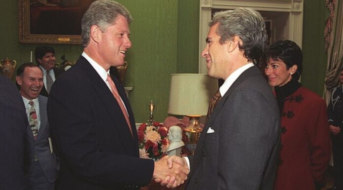 Epstein : un réseau au cœur des élites mondiales Epstein : un réseau au cœur des élites mondiales