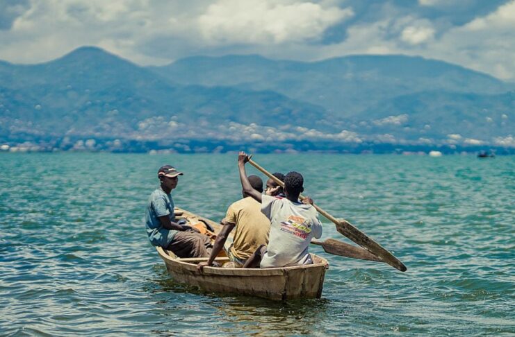 À Bujumbura, ces déchets qui intoxiquent le lac Tanganyika À Bujumbura, ces déchets qui intoxiquent le lac Tanganyika