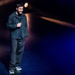 Akim Omiri tourne dans toute la France avec son spectacle, Contexte ©Fabien Mathieux