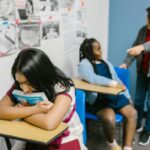 Neurodivergence : de l’exclusion sociale au trauma complexe