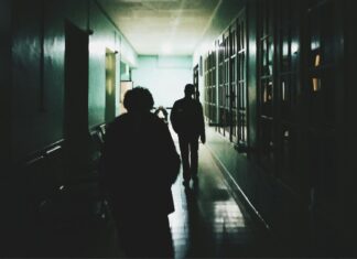 « Ils vont le bousiller » : une mère alerte sur la prise en charge psychiatrique de son fils autiste « Ils vont le bousiller » : une mère alerte sur la prise en charge psychiatrique de son fils autiste