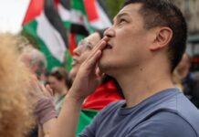Action d’XR pour la Palestine : retour sur un épisode de violences policières Action d’XR pour la Palestine : retour sur un épisode de violences policières