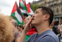 Action d’XR pour la Palestine : retour sur un épisode de violences policières Action d’XR pour la Palestine : retour sur un épisode de violences policières