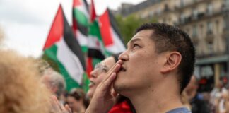 Action d’XR pour la Palestine : retour sur un épisode de violences policières Action d’XR pour la Palestine : retour sur un épisode de violences policières