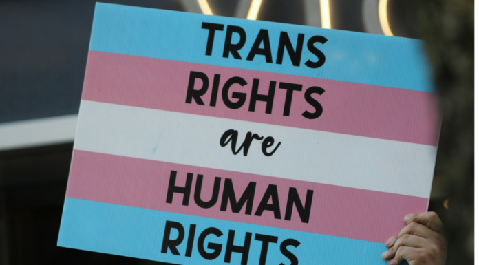 Transphobie, Bolivie et fraude : les 10 actus de la semaine