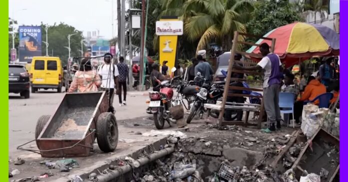 Kinshasa : la capitale congolaise étouffe sous ses déchets Kinshasa : la capitale congolaise étouffe sous ses déchets