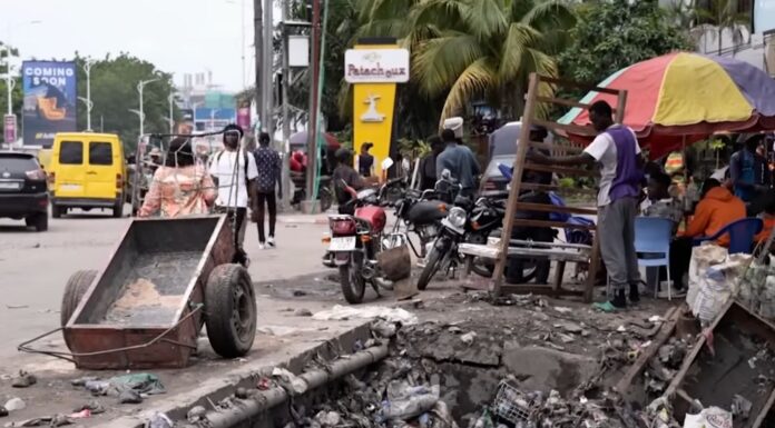 Kinshasa : la capitale congolaise étouffe sous ses déchets Kinshasa : la capitale congolaise étouffe sous ses déchets