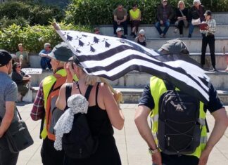 Bretagne : des centaines de personnes se mobilisent contre l’offensive minière En Bretagne, des centaines de personnes se mobilisent contre l’offensive minière