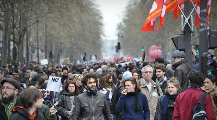 Pourquoi l’union des gauches n’est pas une stratégie suffisante Pourquoi l’union des gauches n’est pas une stratégie suffisante