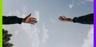 L’angle mort des « safe places » : quand les espaces d’entraide deviennent des lieux de souffrance L'angle mort des « safe places » : quand les espaces d'entraide deviennent des lieux de souffrance