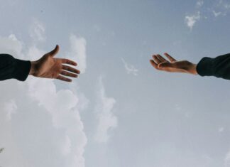 L’angle mort des « safe places » : quand les espaces d’entraide deviennent des lieux de souffrance L'angle mort des « safe places » : quand les espaces d'entraide deviennent des lieux de souffrance
