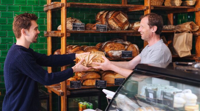 Levain et farine locale : Julien Poilâne renoue avec l’artisanat face au pain industriel Levain et farine locale : Julien Poilâne renoue avec l'artisanat face au pain industriel