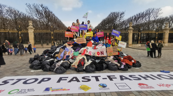 Loi anti-fast fashion : Emmaüs dénonce le recul du texte face aux lobbies Loi anti-fast fashion : Emmaüs dénonce le recul du texte face aux lobbies