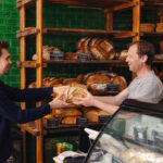 Julien Poilâne au sein de sa boulangerie.