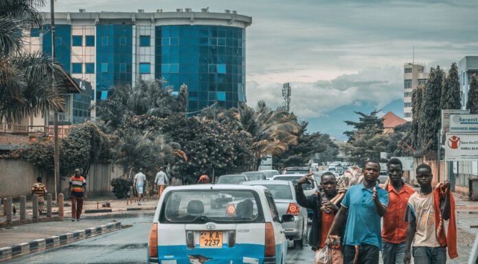Après l’explosion de Bujumbura, faut-il délocaliser les camps militaires ? Après l'explosion de Bujumbura, faut-il délocaliser les camps militaires ?