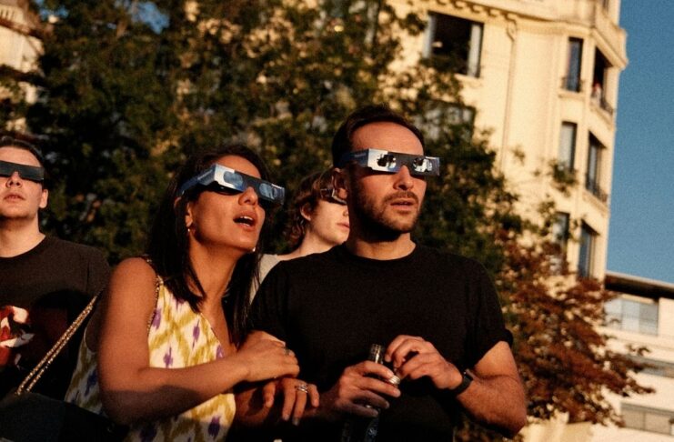 Éclipse, cinquième canicule, pompiers en grève : les 10 infos de la semaine