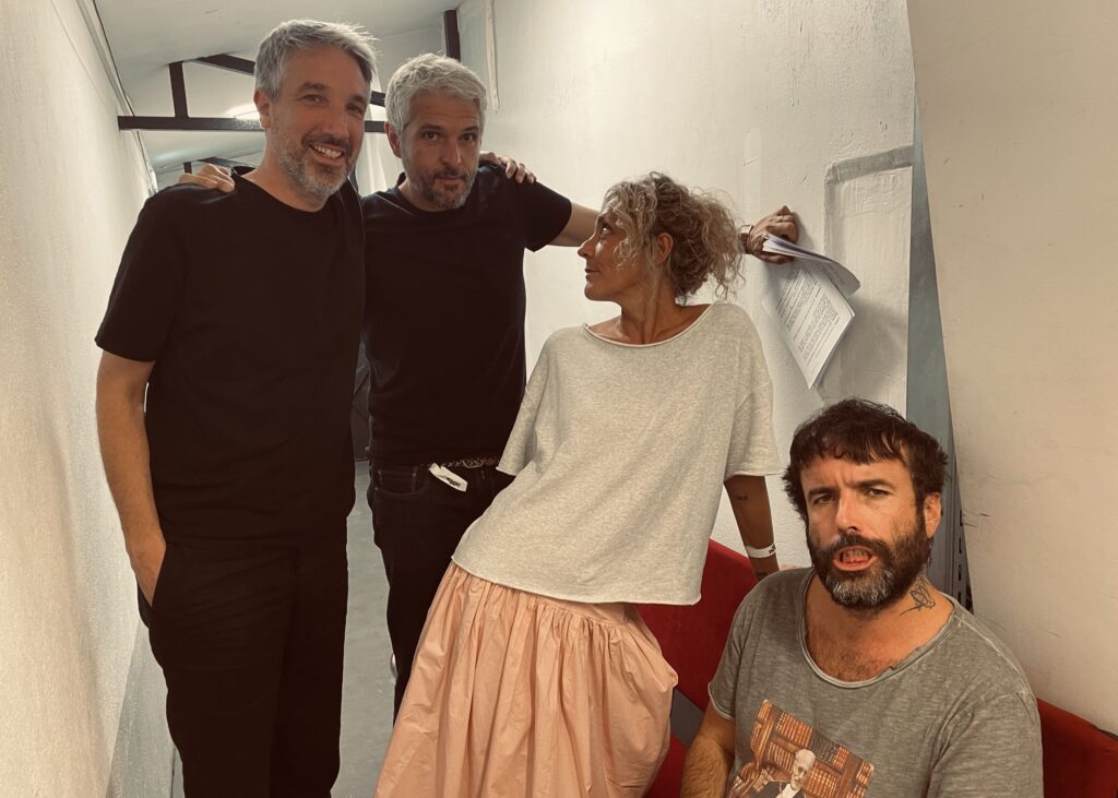 L'équipe au complet avant la prise d'antenne, le 13 septembre 2026 ©Mr Mondialisation