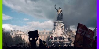 17 octobre : « Au chaos orchestré par l’État policier, le peuple répond par la solidarité » 17 octobre : « au chaos orchestré par l’État policier, j'ai vu le peuple répondre par la solidarité »
