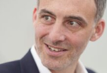 5 signes que Raphaël Glucksmann est la nouvelle vitrine du macronisme 5 signes que Raphaël Glucksmann est la nouvelle vitrine du macronisme