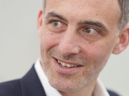 5 signes que Raphaël Glucksmann est la nouvelle vitrine du macronisme 5 signes que Raphaël Glucksmann est la nouvelle vitrine du macronisme