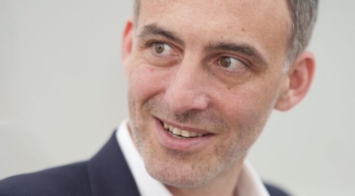 5 signes que Raphaël Glucksmann est la nouvelle vitrine du macronisme 5 signes que Raphaël Glucksmann est la nouvelle vitrine du macronisme